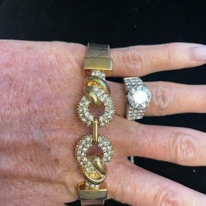 NWT Lia Sophia Retired “Stylista” gold bracelet. 7.5 inches.